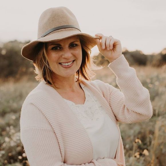 Meet your Posher, Sara - Picture 1 of 1